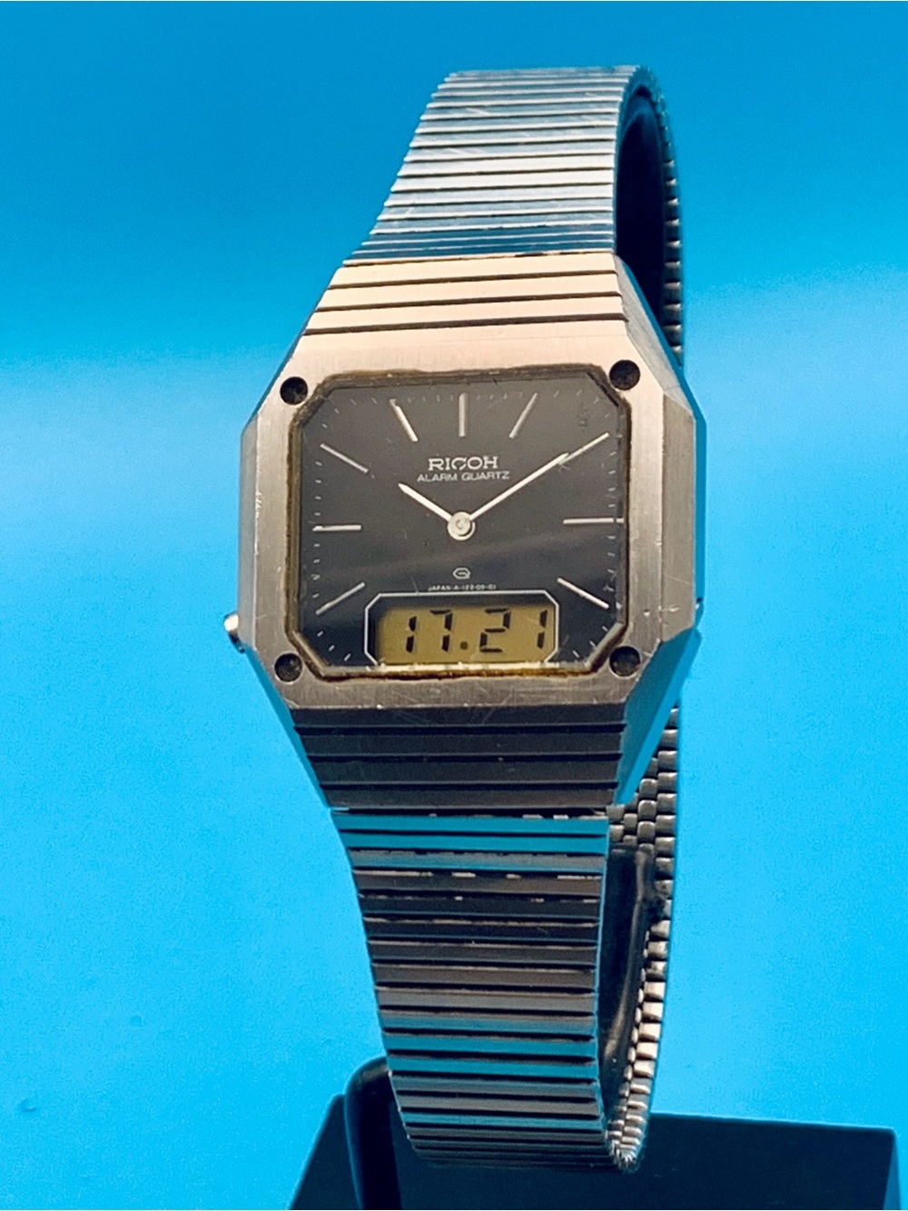 RICOH Men’s Rare Vintage Ana-Dig Wristwatch Day Date All St Steel Works New Batt